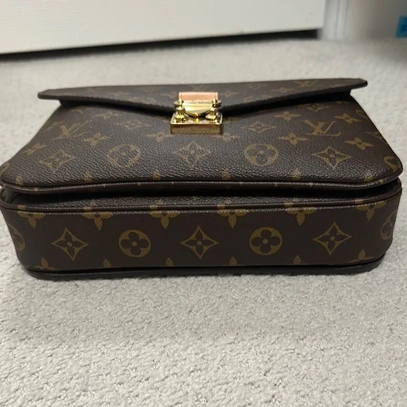 Louis Vuitton Pochette Metis Bag Excellent condition - Picture 6 of 9